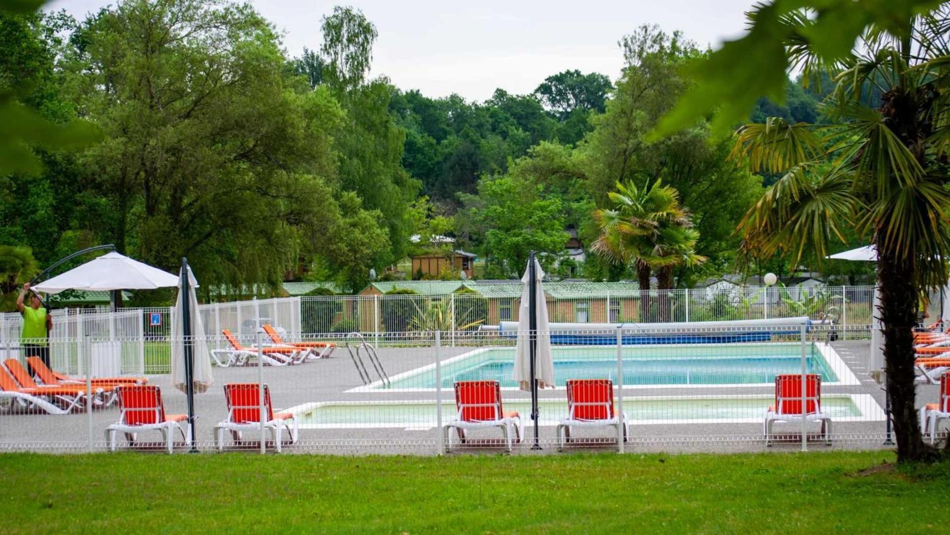 Camping - Piscine - Ccbaieb Montjoie-en-Couserans 외부 사진