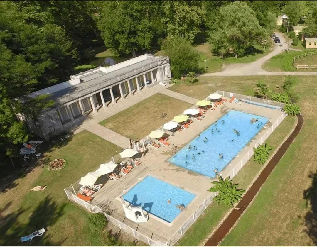 Camping - Piscine - Ccbaieb Montjoie-en-Couserans 외부 사진