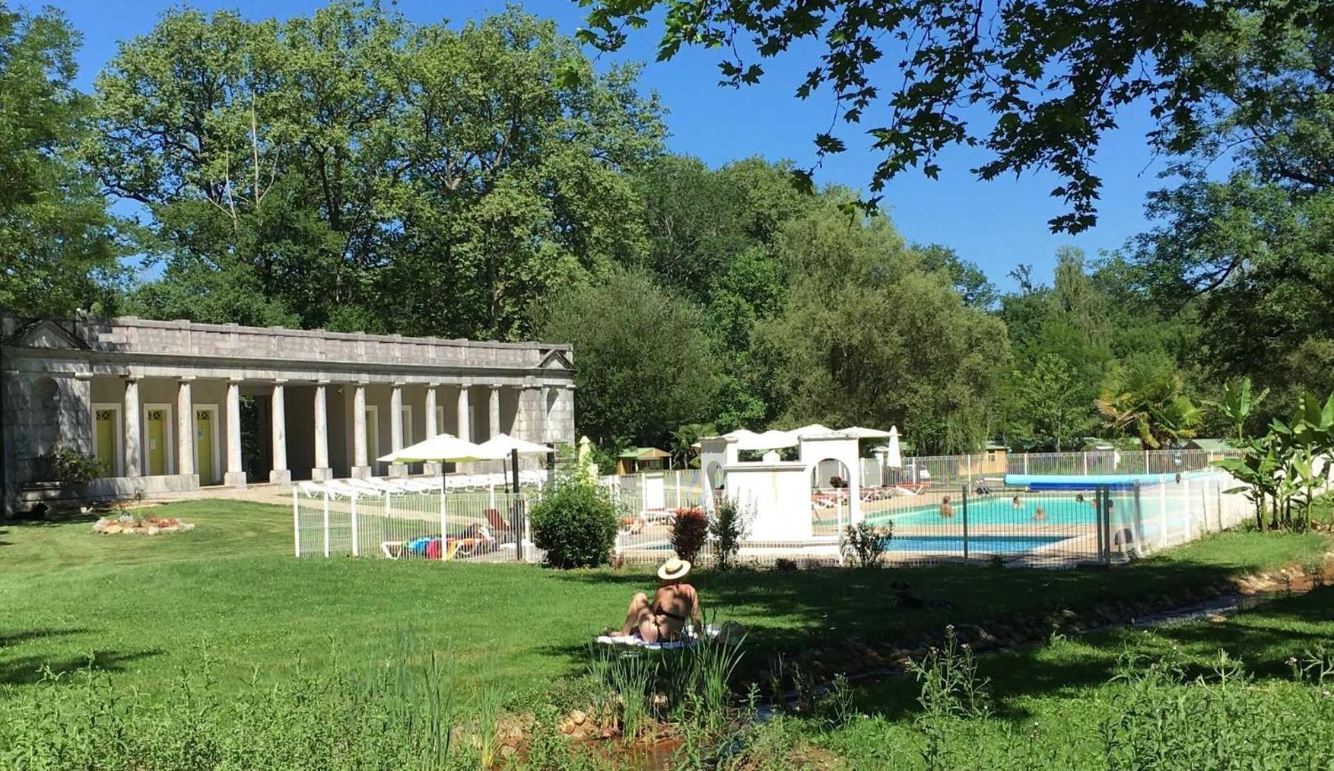 Camping - Piscine - Ccbaieb Montjoie-en-Couserans 외부 사진