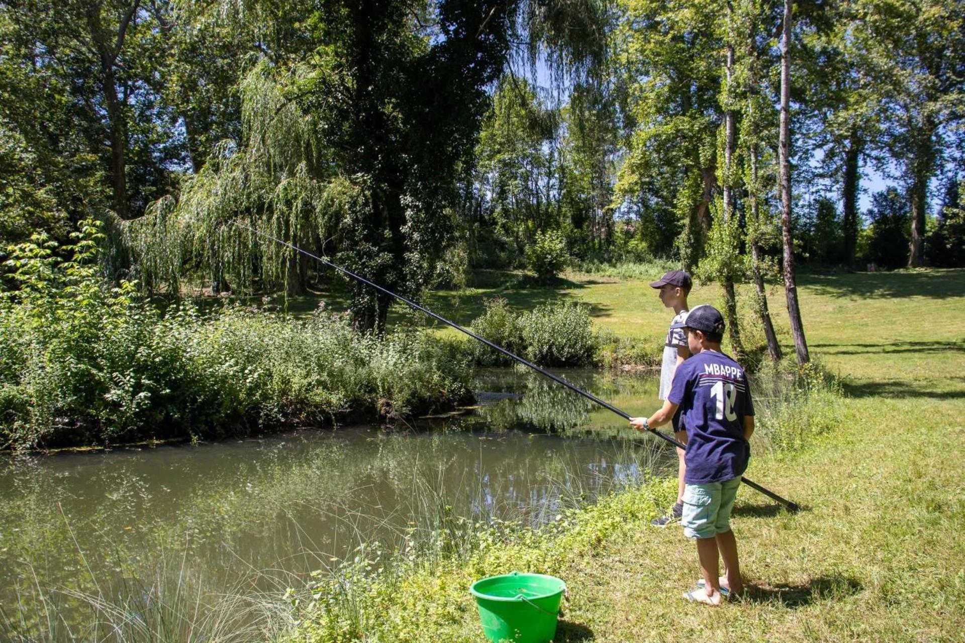Camping - Piscine - Ccbaieb Montjoie-en-Couserans 외부 사진