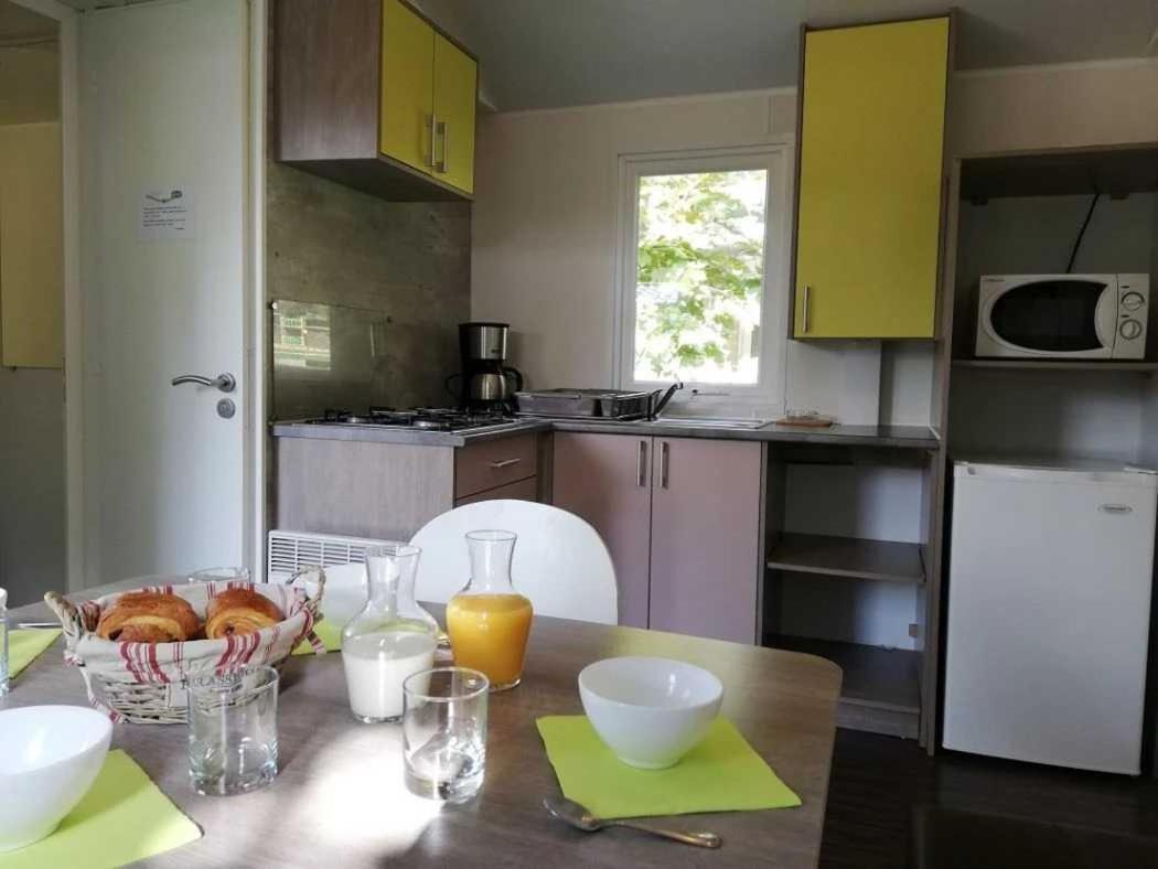 Camping - Piscine - Ccbaieb Montjoie-en-Couserans 외부 사진